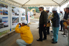 大規模崩壊地の復旧工事パネル
